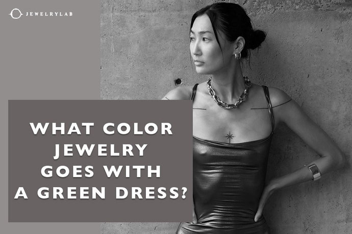 What Color Jewelry Goes With a Green Dress?
