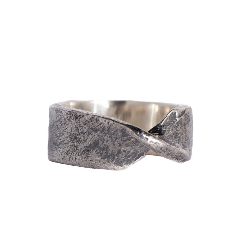 ISKA RING | 925 STERLING SILVER