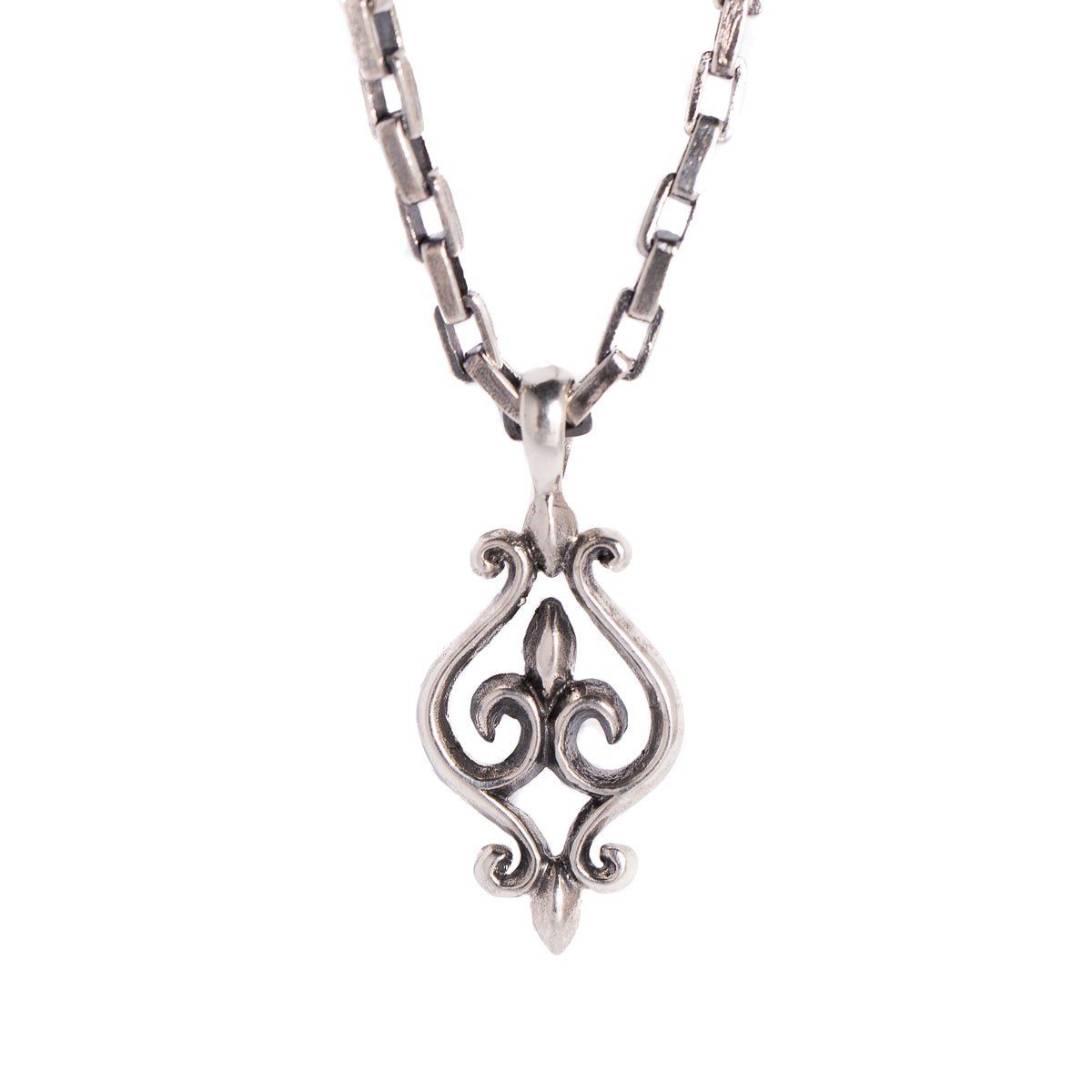•SAKA• silver necklace (18